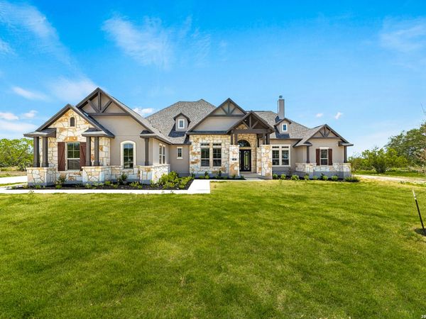 649 Legend Park, Castroville, TX 78009