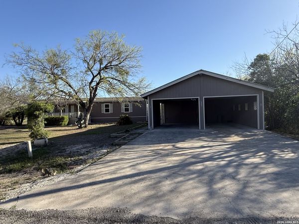 333 Fairway Circle, Brackettville, TX 78832