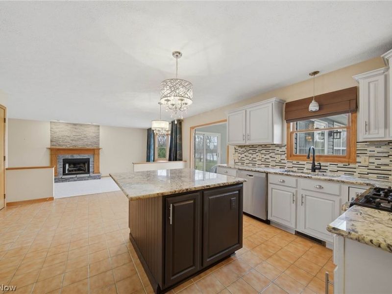 1365 Vermillion Drive, New Franklin, OH 44203 Photo 13