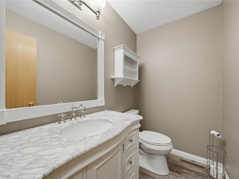 1365 Vermillion Drive, New Franklin, OH 44203 Photo 17