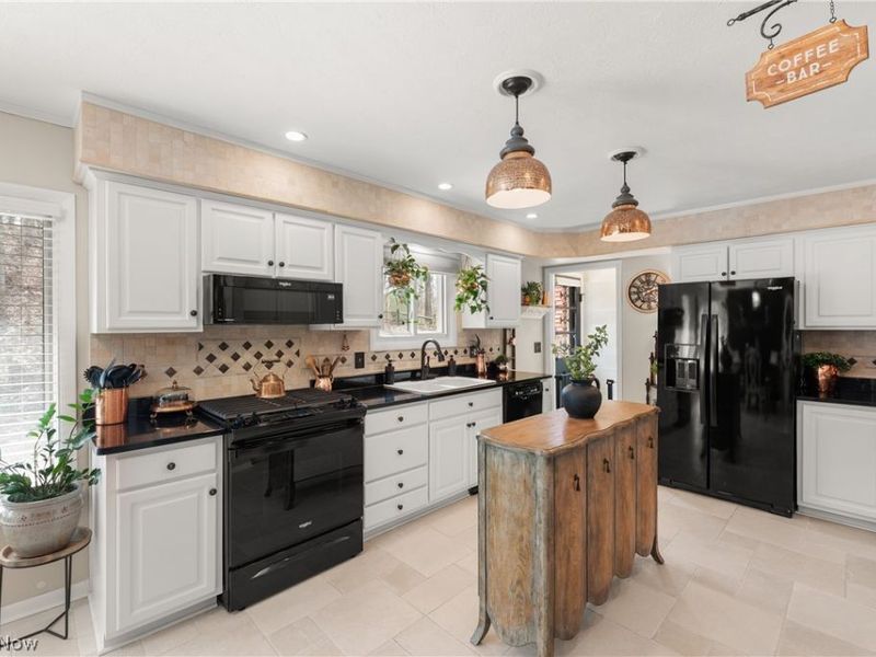 257 Windward Drive, Elyria, OH 44035 Photo 8