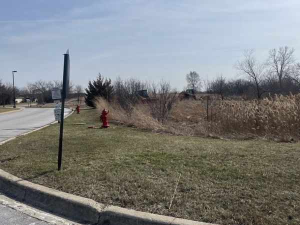 1055 E Grand Avenue, Lindenhurst, IL 60046