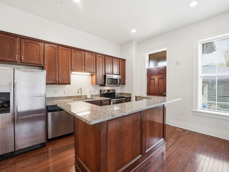 1070 E Long Street, Unit 1070, Columbus, OH 43203 Photo 5