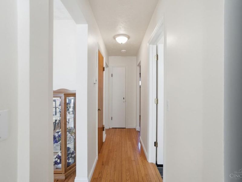 734 Wilbud Drive, Cincinnati, OH 45205 Photo 14