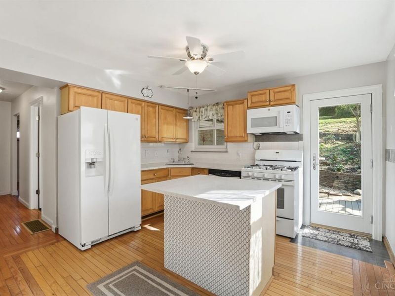 734 Wilbud Drive, Cincinnati, OH 45205 Photo 6