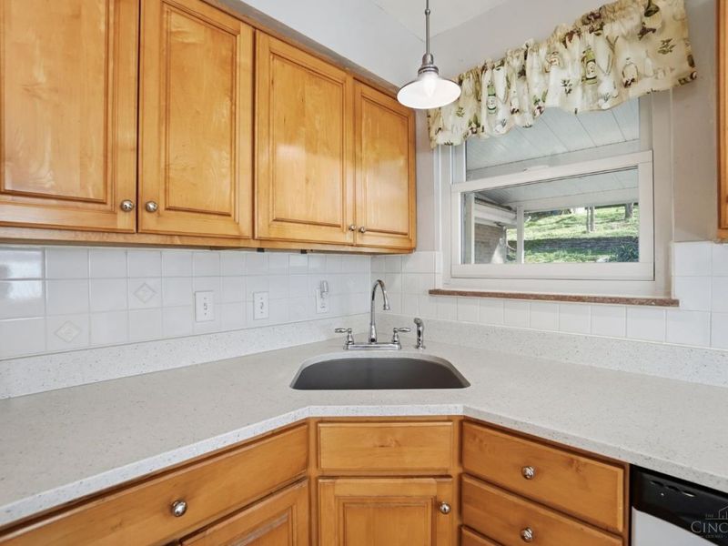 734 Wilbud Drive, Cincinnati, OH 45205 Photo 8