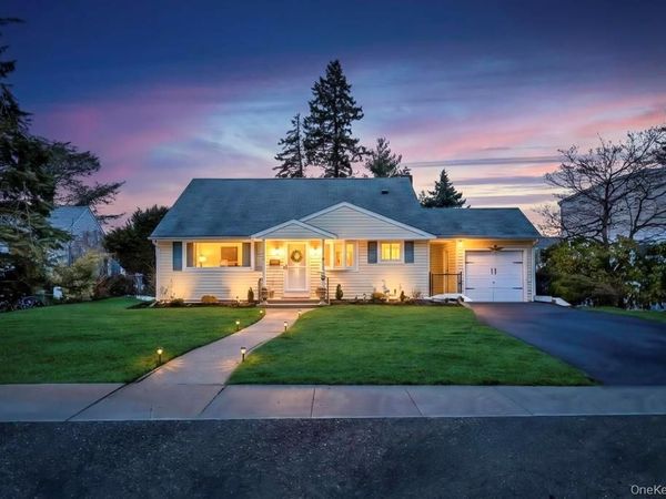 46 Walter Avenue , Hicksville, NY 11801