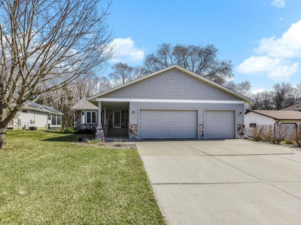 3590 Searle Court, Vadnais Heights, MN 55127