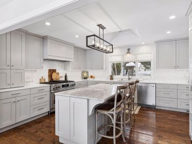 7108 Shannon Drive, Edina, MN 55439