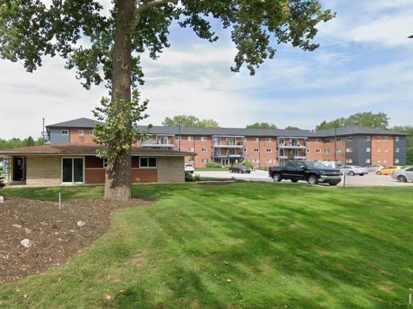 2927 Westbrook Drive, Unit B-406, Fort Wayne, IN 46805
