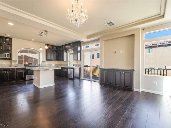 5282 Ledgewood Creek Avenue, Las Vegas, NV 89141