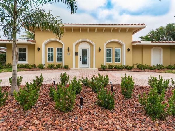 4930 NE 27th Avenue, Lighthouse Point, FL 33064