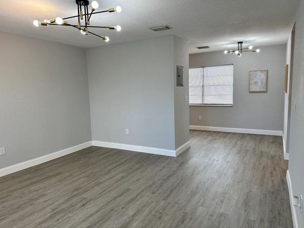 110 SE 7th Street, Unit 4, Hallandale Beach, FL 33009