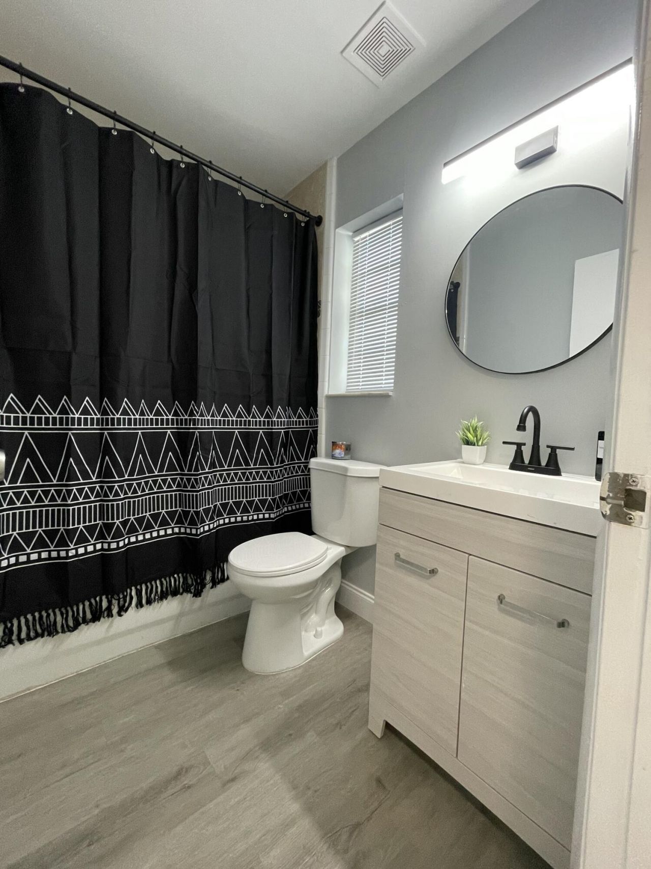 110 SE 7th Street, Unit 4, Hallandale Beach, FL 33009 Photo