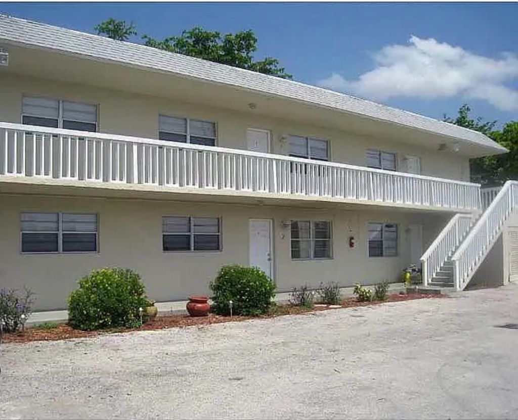 110 SE 7th Street, Unit 4, Hallandale Beach, FL 33009 Photo