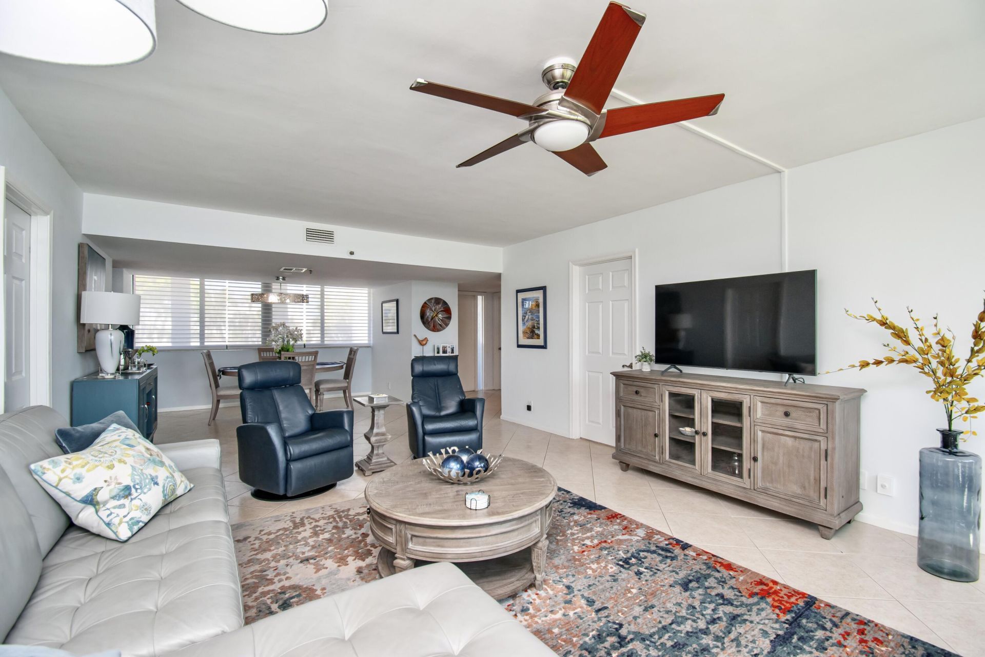 8200 Lakeshore Drive, Unit 202, Hypoluxo, FL 33462 Photo