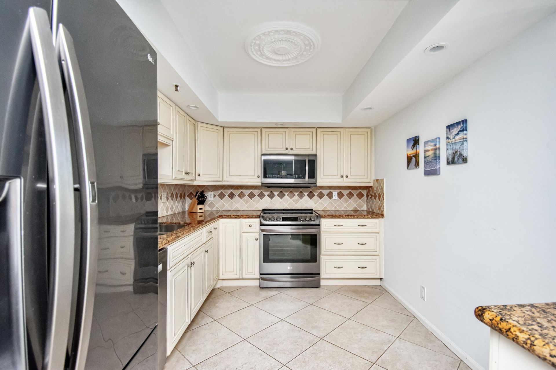 8200 Lakeshore Drive, Unit 202, Hypoluxo, FL 33462 Photo