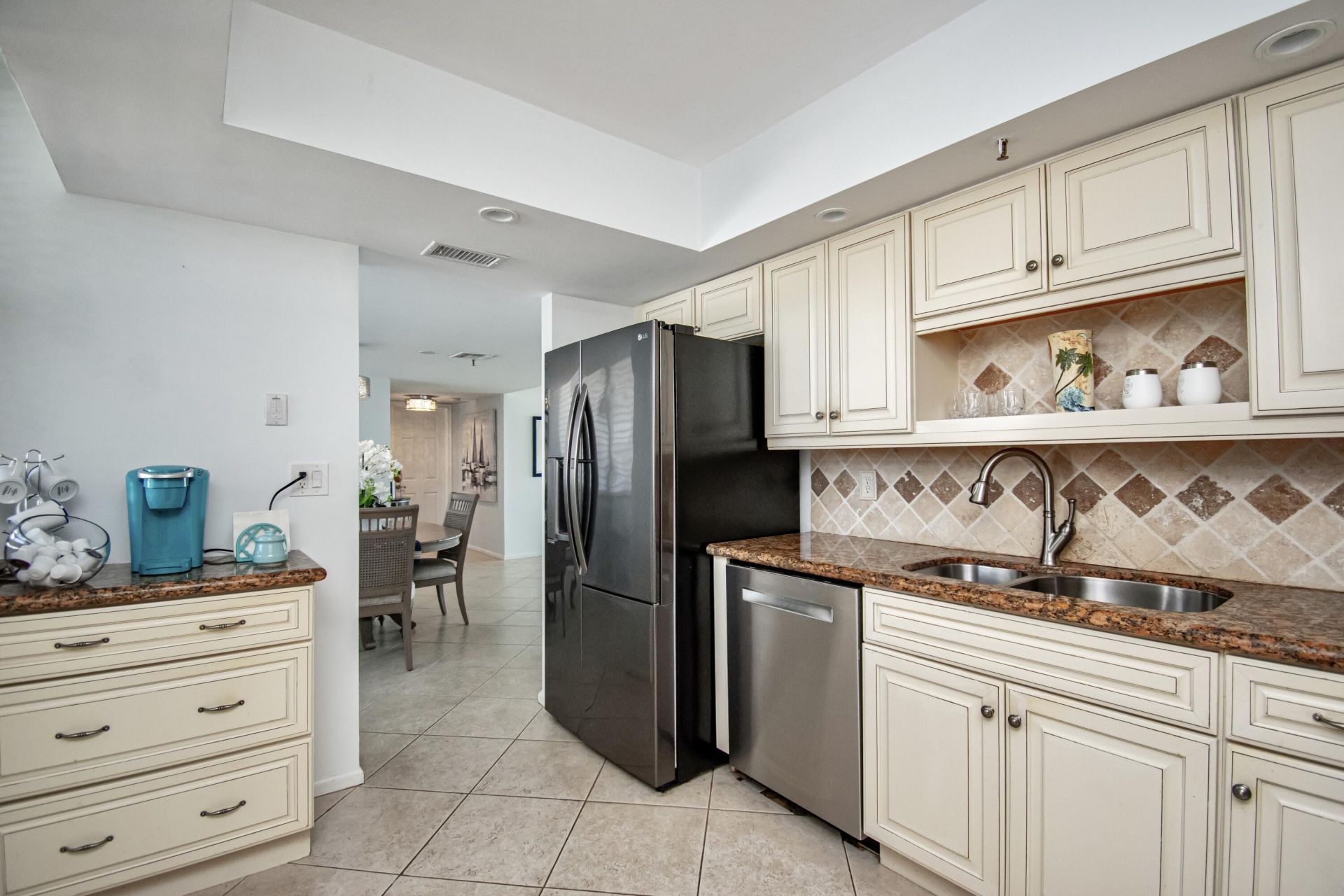 8200 Lakeshore Drive, Unit 202, Hypoluxo, FL 33462 Photo