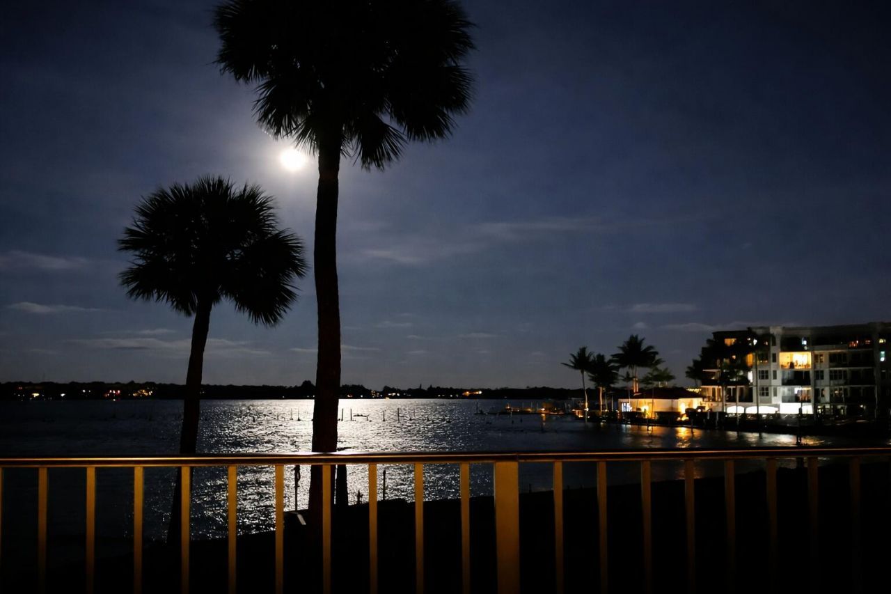 8200 Lakeshore Drive, Unit 202, Hypoluxo, FL 33462 Photo