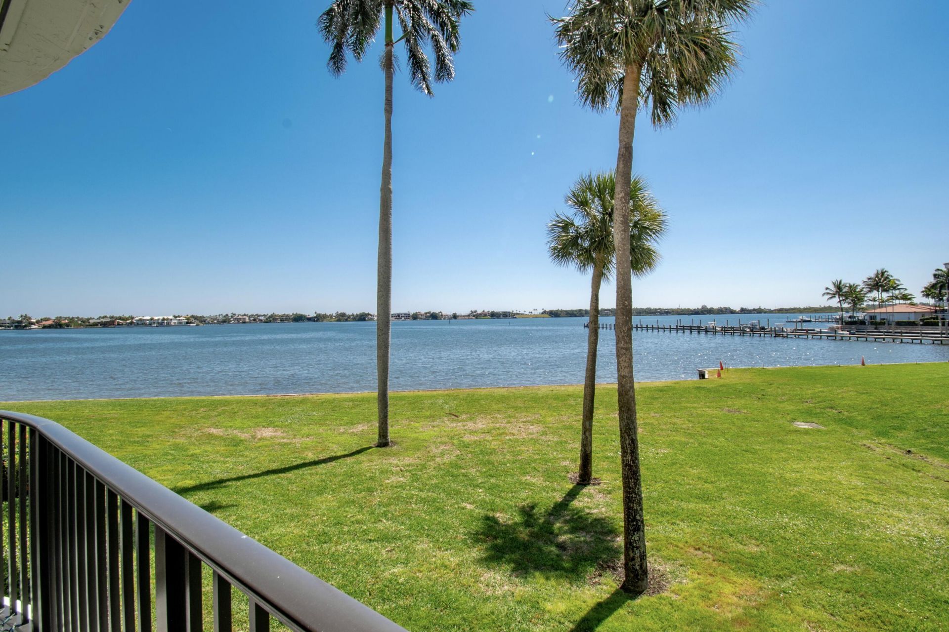 8200 Lakeshore Drive, Unit 202, Hypoluxo, FL 33462 Photo