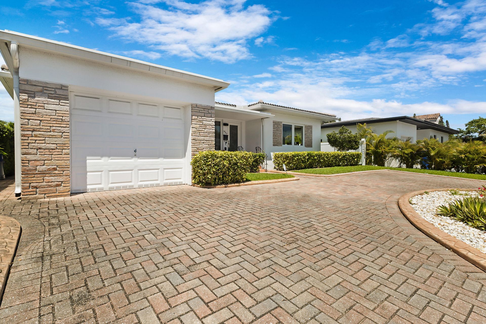 1555 71st Street, Miami Beach, FL 33141 Photo