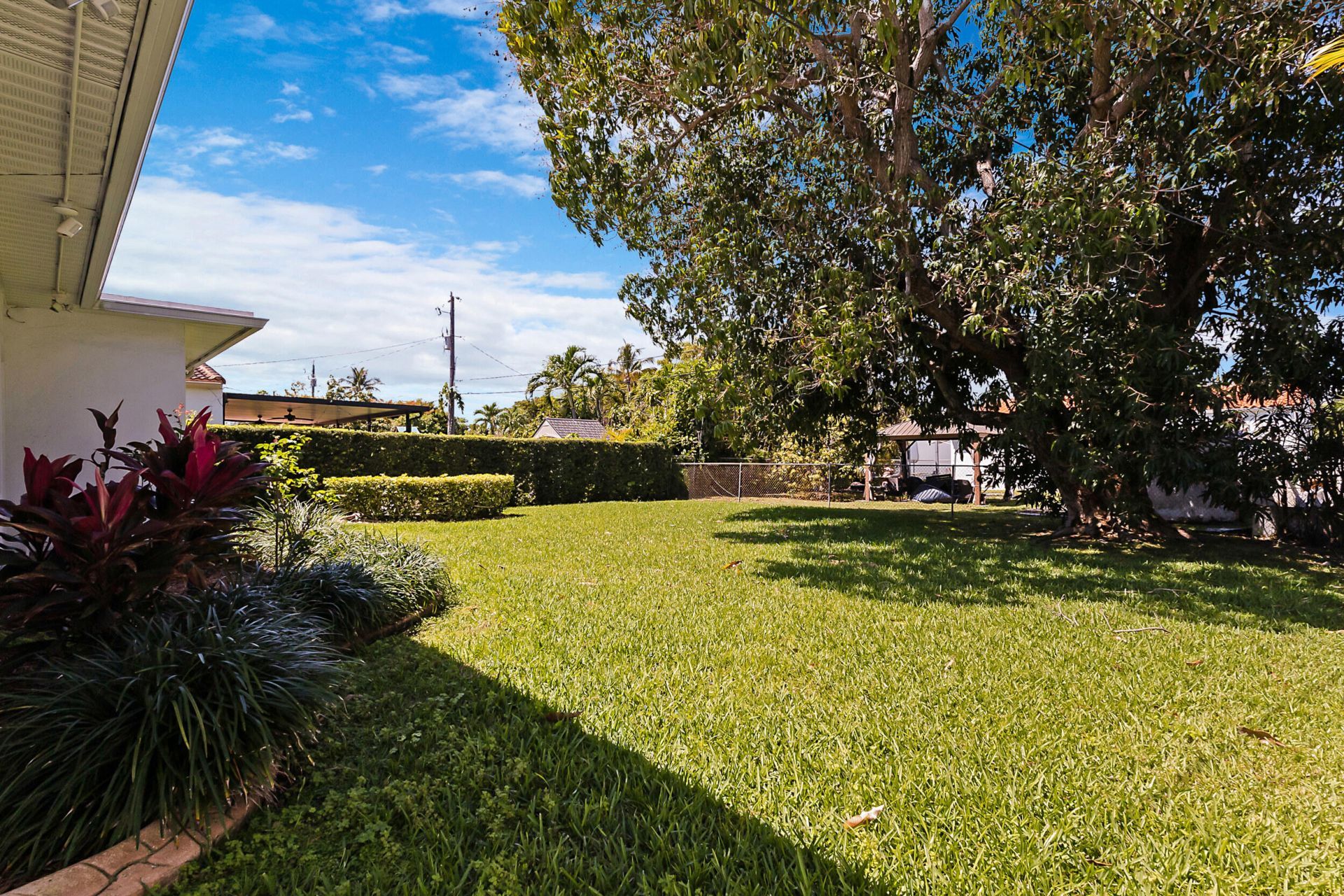 1555 71st Street, Miami Beach, FL 33141 Photo