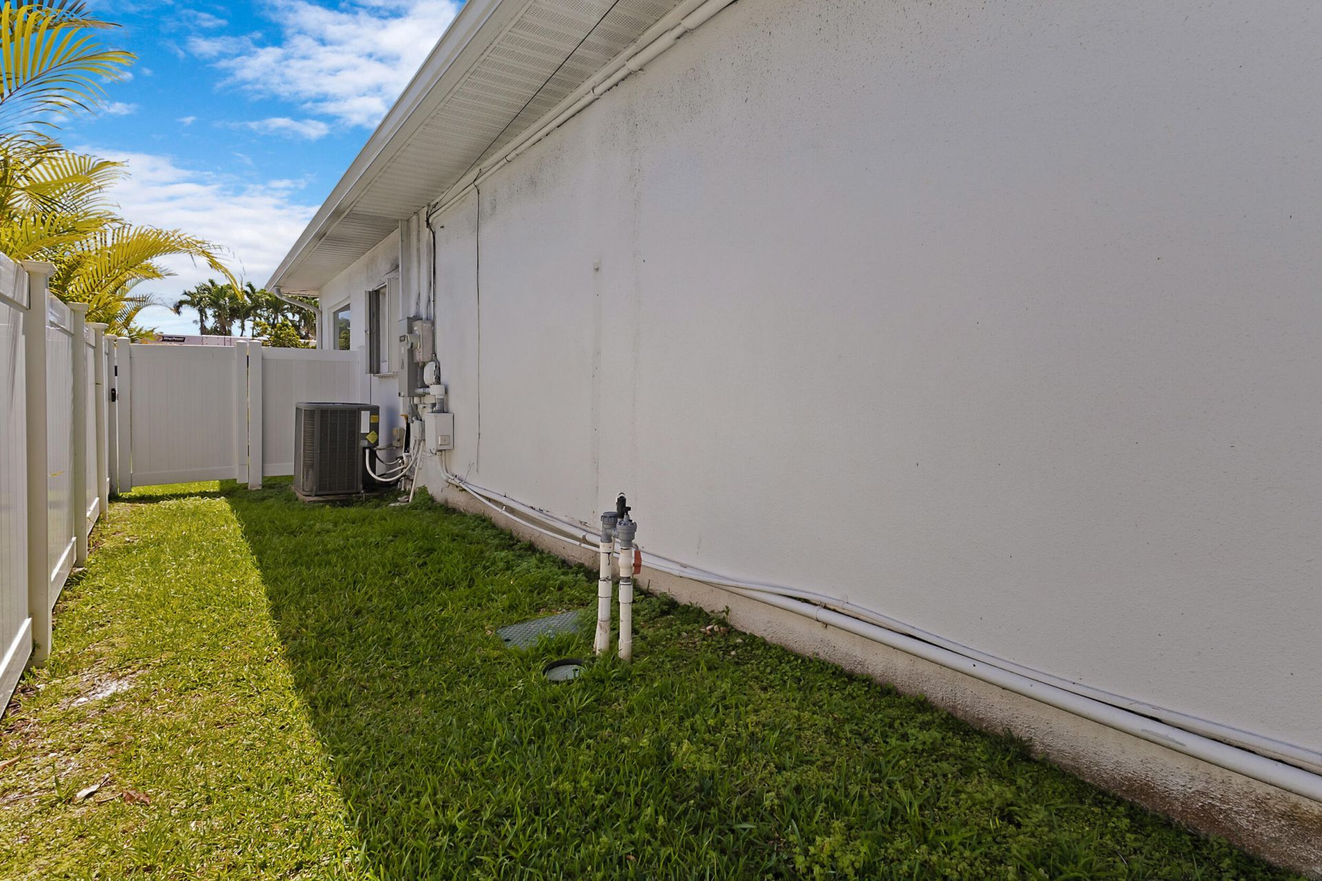 1555 71st Street, Miami Beach, FL 33141 Photo