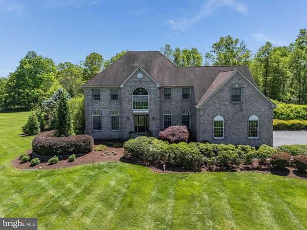 34 MILESTONE DRIVE, RINGOES, NJ 08551