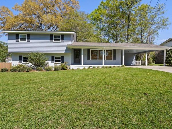 703 Woodland Hills Dr., Hattiesburg, MS 39402