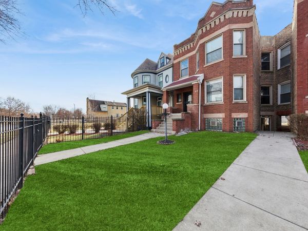 128 S Parkside Avenue , Chicago, IL 60644