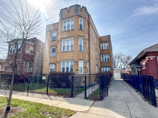 7926 S Luella Avenue, Unit 1B, Chicago, IL 60617