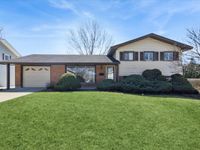 465 W Newport Road, Hoffman Estates, IL 60169 primary photo