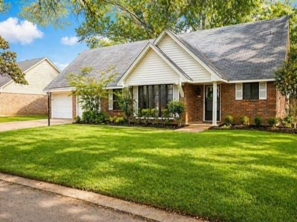 6122 Burgundy Drive, Shreveport, LA 71105