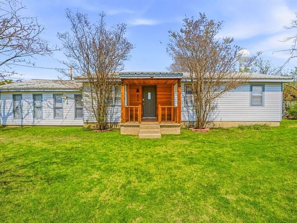 600 E Third Street, Hico, TX 76457