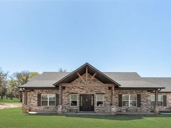 245 Creek Crossing Street, Alvord, TX 76225