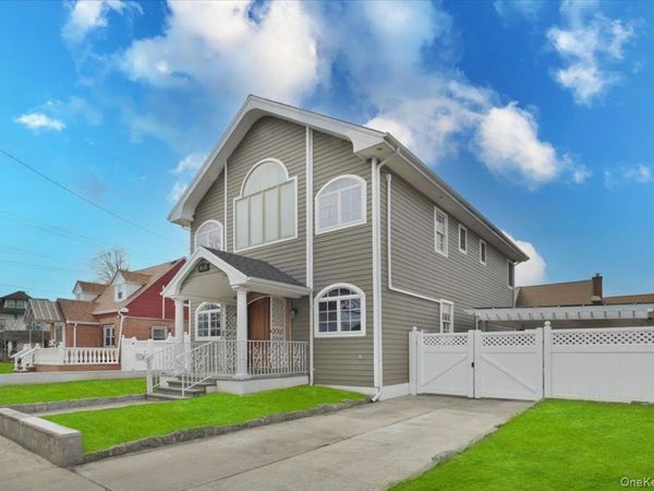 10-11 Bay 24th Street , Far Rockaway, NY 11691