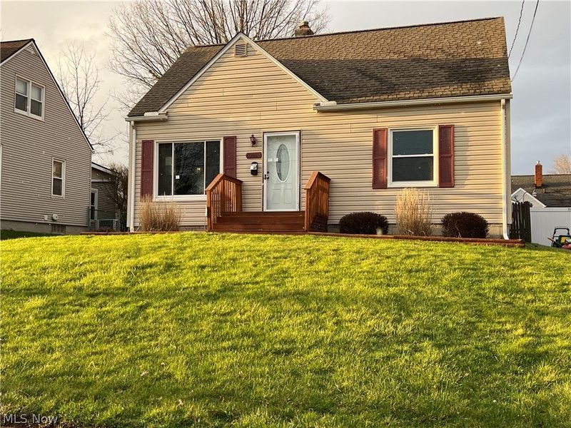 715 E Catawba Avenue, Akron, OH 44306 Photo 2