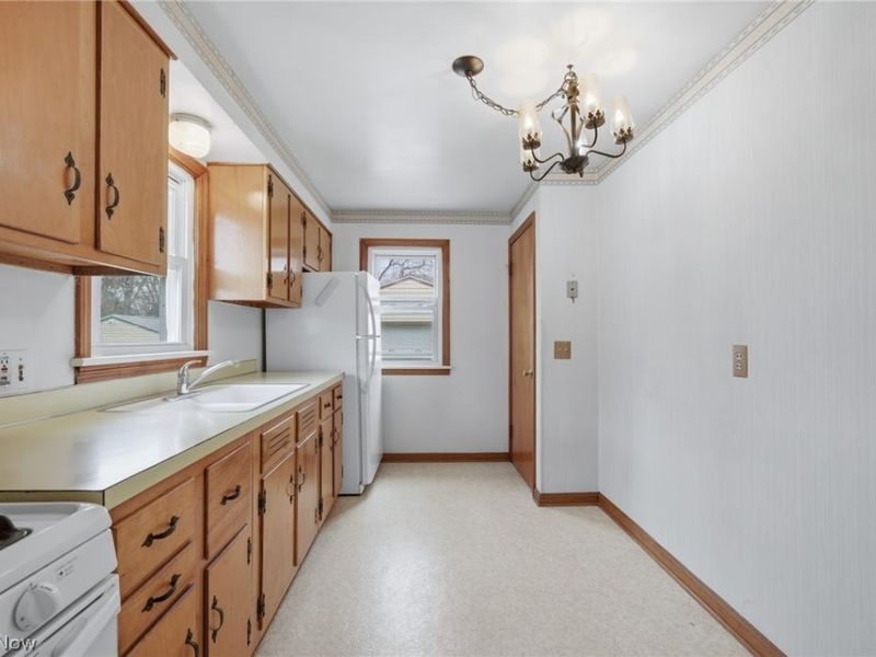 1614 Colonial Boulevard NE, Canton, OH 44714 Photo 19