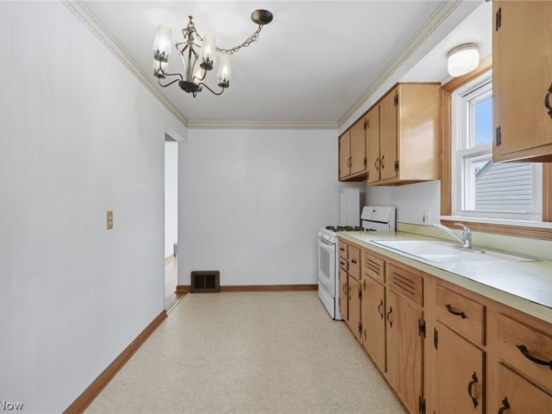 1614 Colonial Boulevard NE, Canton, OH 44714 Photo 20