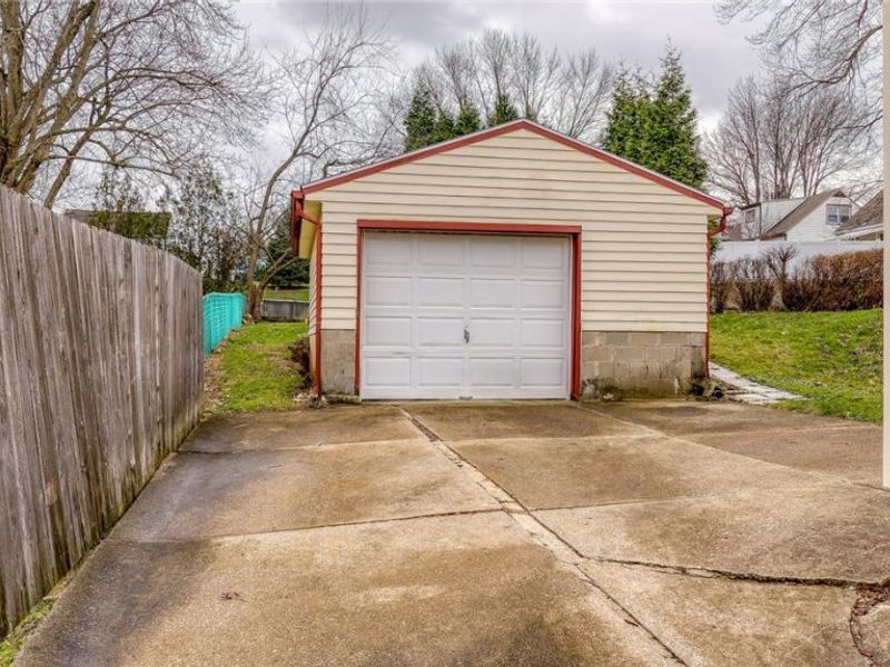 1614 Colonial Boulevard NE, Canton, OH 44714 Photo 46