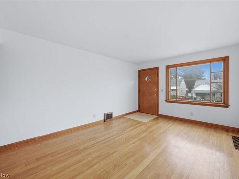 1614 Colonial Boulevard NE, Canton, OH 44714 Photo 6