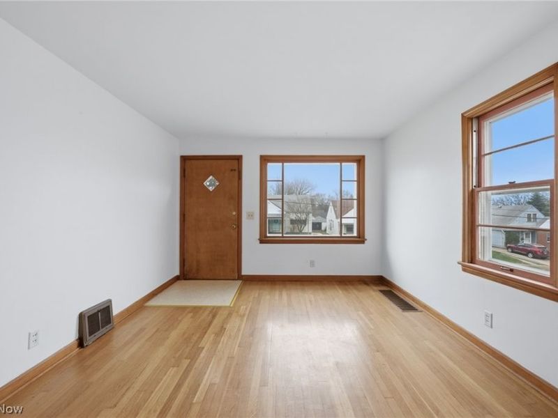 1614 Colonial Boulevard NE, Canton, OH 44714 Photo 7