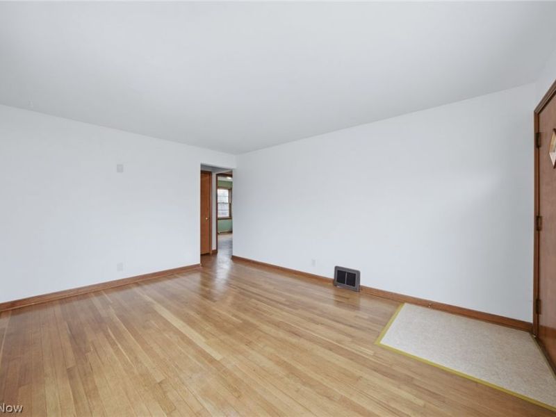 1614 Colonial Boulevard NE, Canton, OH 44714 Photo 9