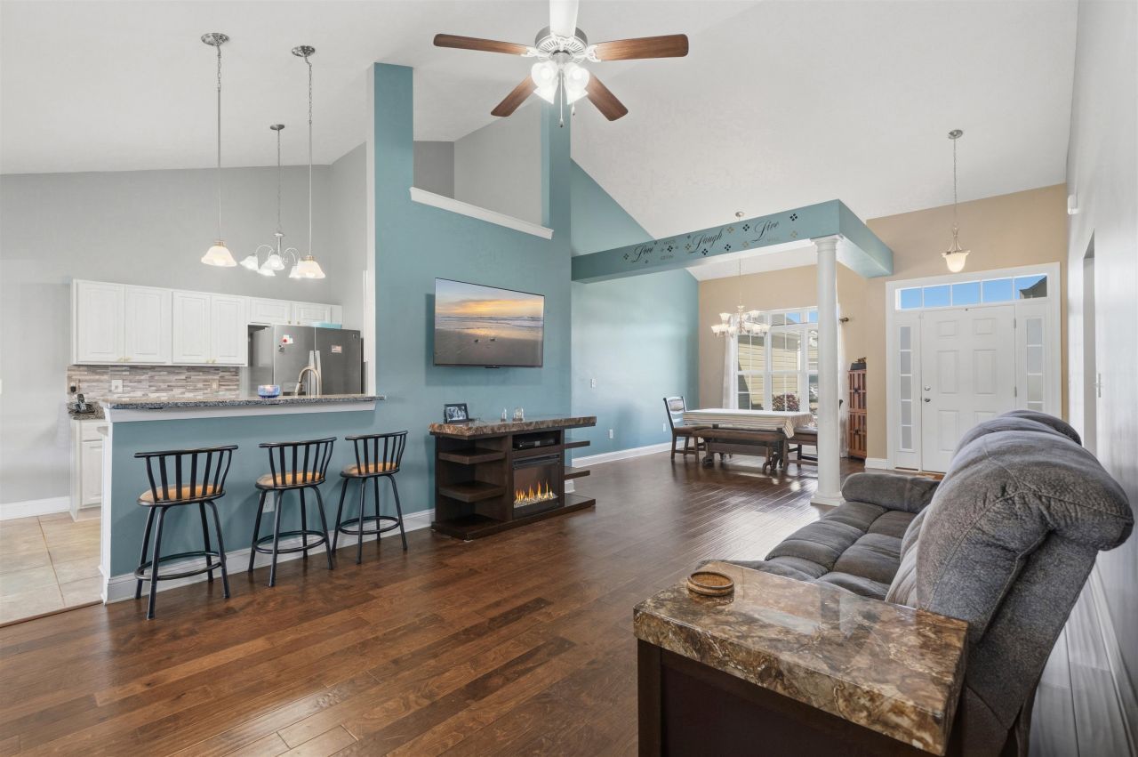 215 Turning Pines Loop Photo 5