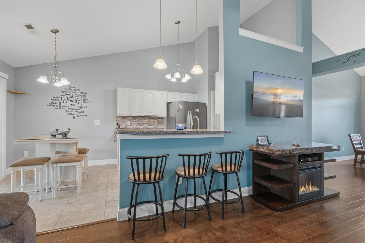 215 Turning Pines Loop Photo 7