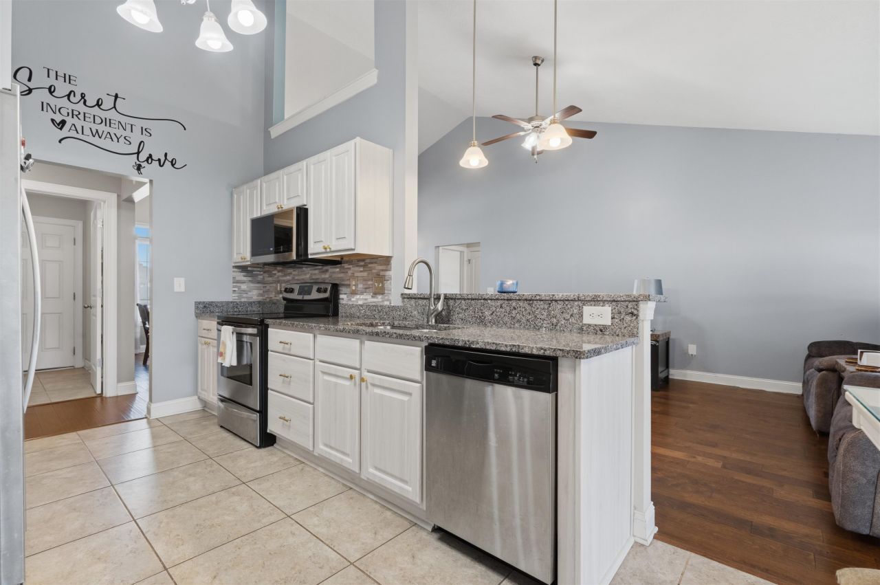 215 Turning Pines Loop Photo 8