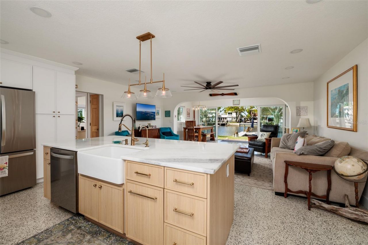 9298 Sun Isle Drive Ne, Saint Petersburg, FL 33702 Photo