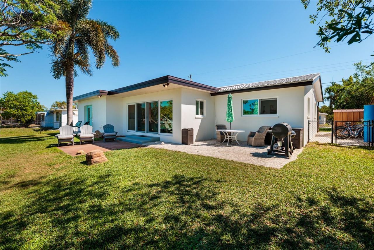 9298 Sun Isle Drive Ne, Saint Petersburg, FL 33702 Photo