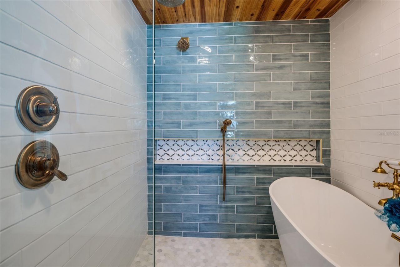 9298 Sun Isle Drive Ne, Saint Petersburg, FL 33702 Photo