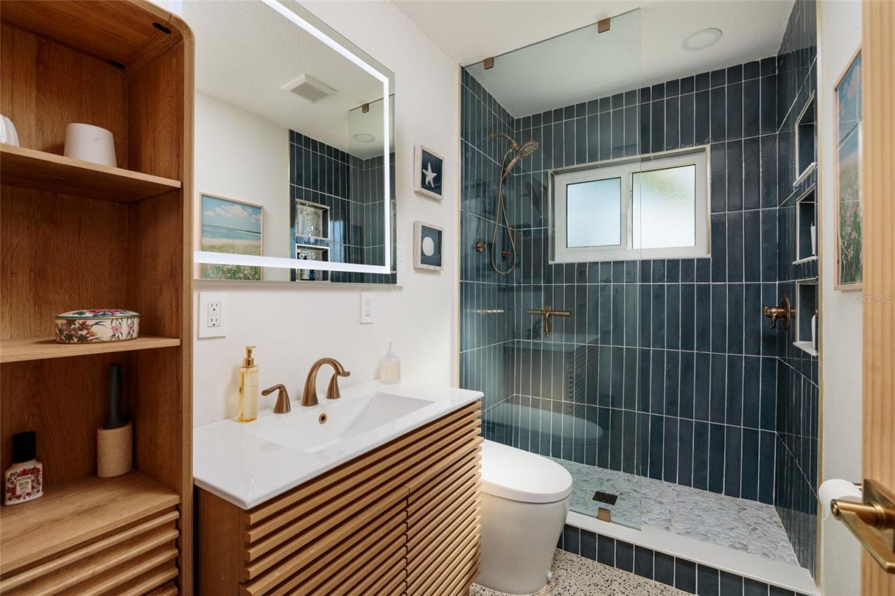 9298 Sun Isle Drive Ne, Saint Petersburg, FL 33702 Photo